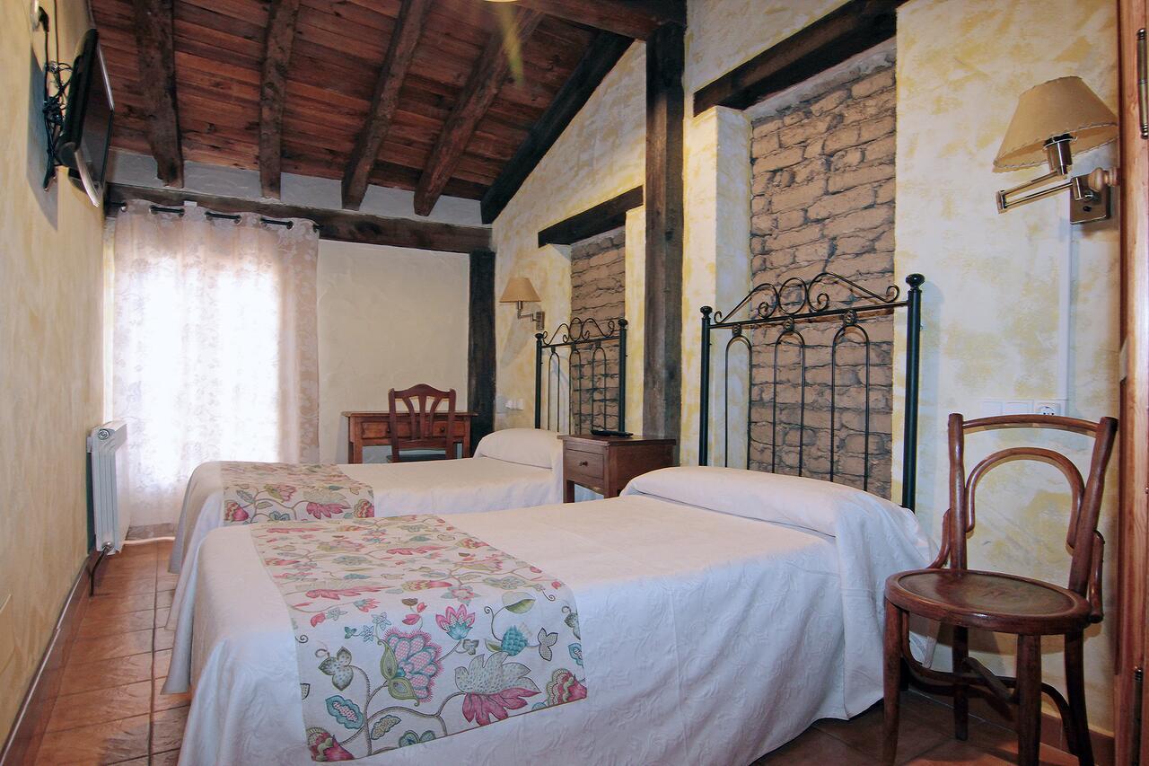 Hotel Rural Los Abuelos Montemayor de Pililla Buitenkant foto