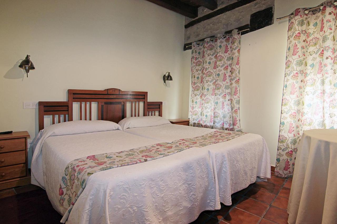 Hotel Rural Los Abuelos Montemayor de Pililla Buitenkant foto