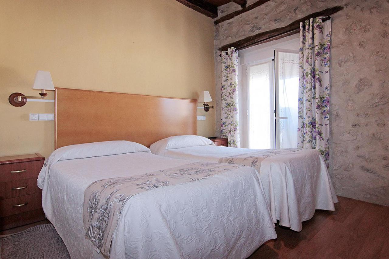 Hotel Rural Los Abuelos Montemayor de Pililla Buitenkant foto